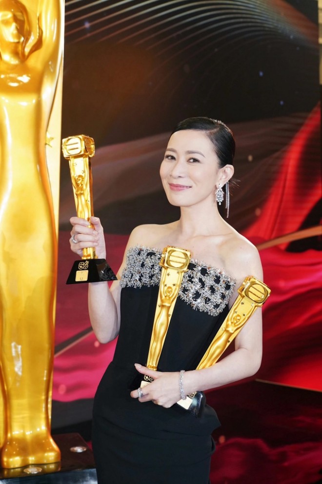 Xa Thi Mạn mới giành được 3 giải thưởng ấn tượng.