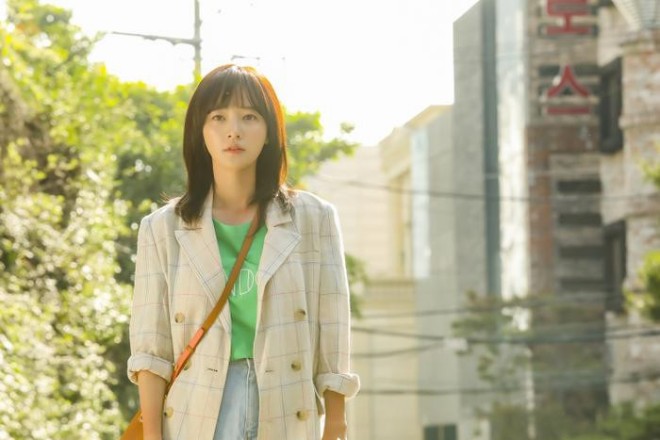 Sau này, cô rời khỏi công ty quản lý JYP.