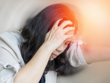 Bị cao huyết áp, cô gái 24 tuổi hoảng hốt: “Em trẻ khỏe, chưa chồng, sao mắc bệnh?”, bác sĩ cảnh báo thói quen xấu này