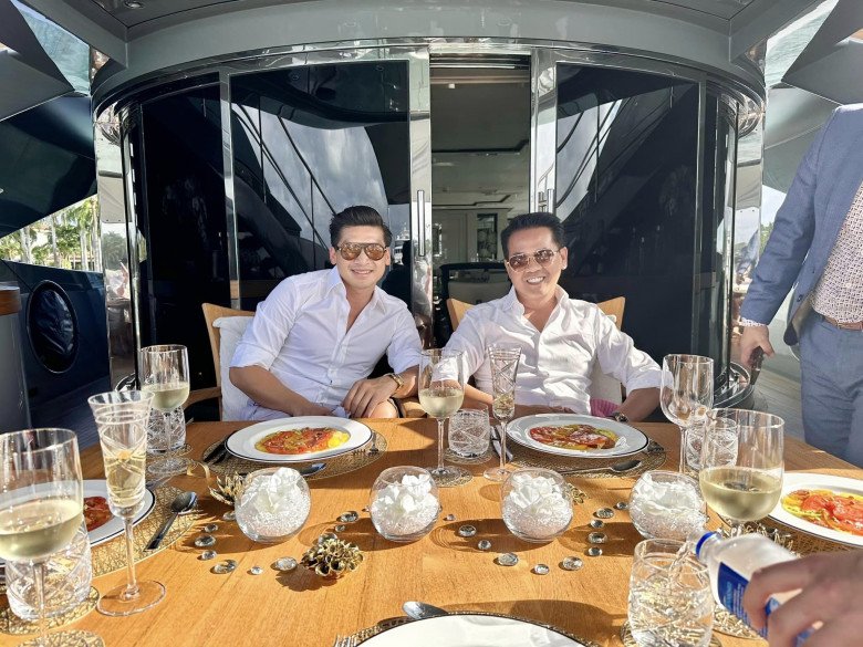 Huy Phan - Thái Công đã bên nhau 10 năm.