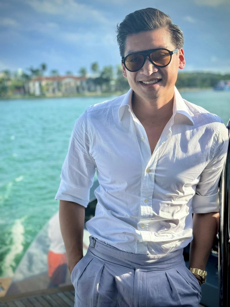 Chàng CEO amp;#34;cực phẩmamp;#34; yêu Thái Công: Vẫn điển trai ngời ngời như ngày lên Người Ấy Là Ai, tình 10 năm càng nồng thắm - 10