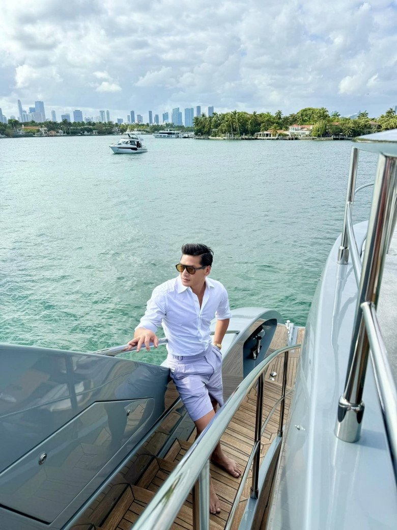 Chàng CEO amp;#34;cực phẩmamp;#34; yêu Thái Công: Vẫn điển trai ngời ngời như ngày lên Người Ấy Là Ai, tình 10 năm càng nồng thắm - 11