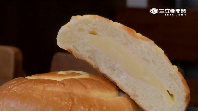 Các bác sĩ cảnh báo bánh mì chứa hàm lượng phốt pho cao sẽ đẩy nhanh quá trình mất canxi. (Ảnh minh họa)