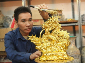 Siêu phẩm rồng dát vàng đón Tết Giáp Thìn 2024 kén người chơi, rồng đất cháy hàng không bán lẻ