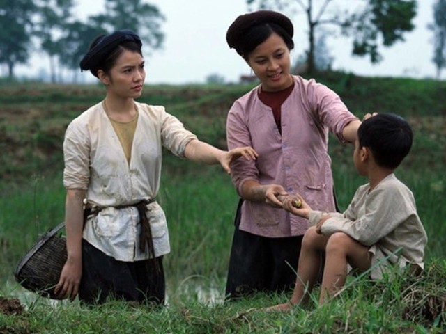 3 thôn nữ mặc áo yếm mỏng manh trong phim VTV giờ thay đổi ngỡ ngàng