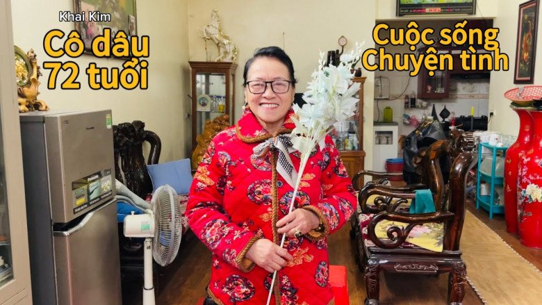 Bà Toàn (72 tuổi) sở hữu gương mặt phúc hậu, dù có nhiḕu vḗt nhăn nhưng luȏn toát lên vẻ yêu ᵭời, yêu cuộc sṓng.