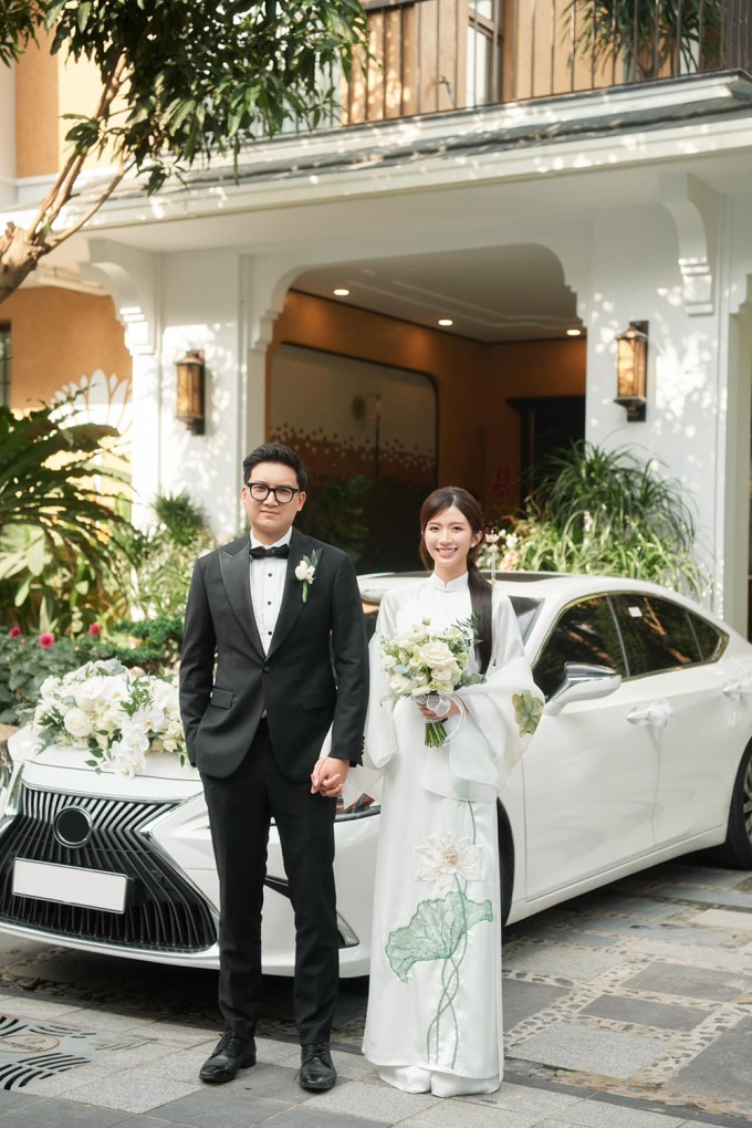 Ngọc Huyền và Duy Minh rạng rỡ trong đám cưới.