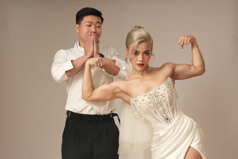 Bộ hình nhận về hàng chục nghìn lượt tương tác trên khắp các diễn đàn mạng. Ai nấy đều tỏ ra thích thú trước sự sáng tạo của cặp đôi và đặc biệt là hình thể của cô dâu.