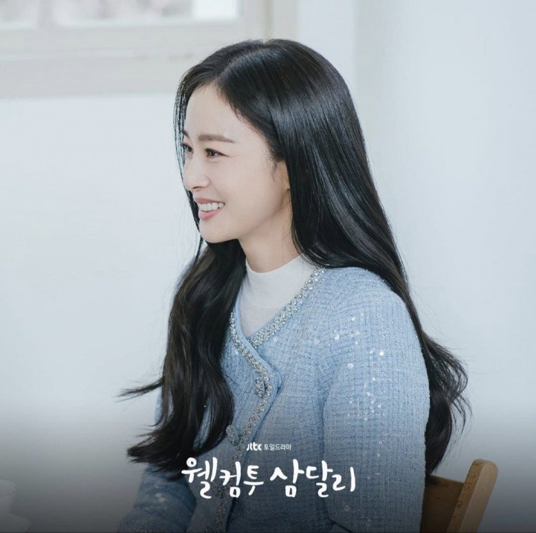 Kim Tae Hee xuất hiện trong tập cuối cùng vô cùng chớp nhoáng nhưng đã khiến cho bộ phim thu về lượt rating khủng. Cô đem đến cho khán giả 2 bộ cánh.