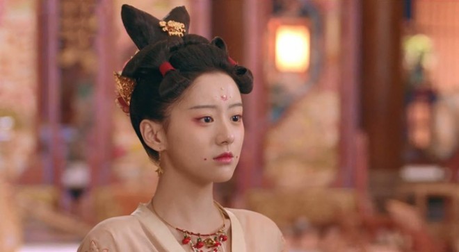 Bao Thượng Ân bị phốt ăn đồ ăn cay khiến bạn diễn nam khó chịu khi hôn.