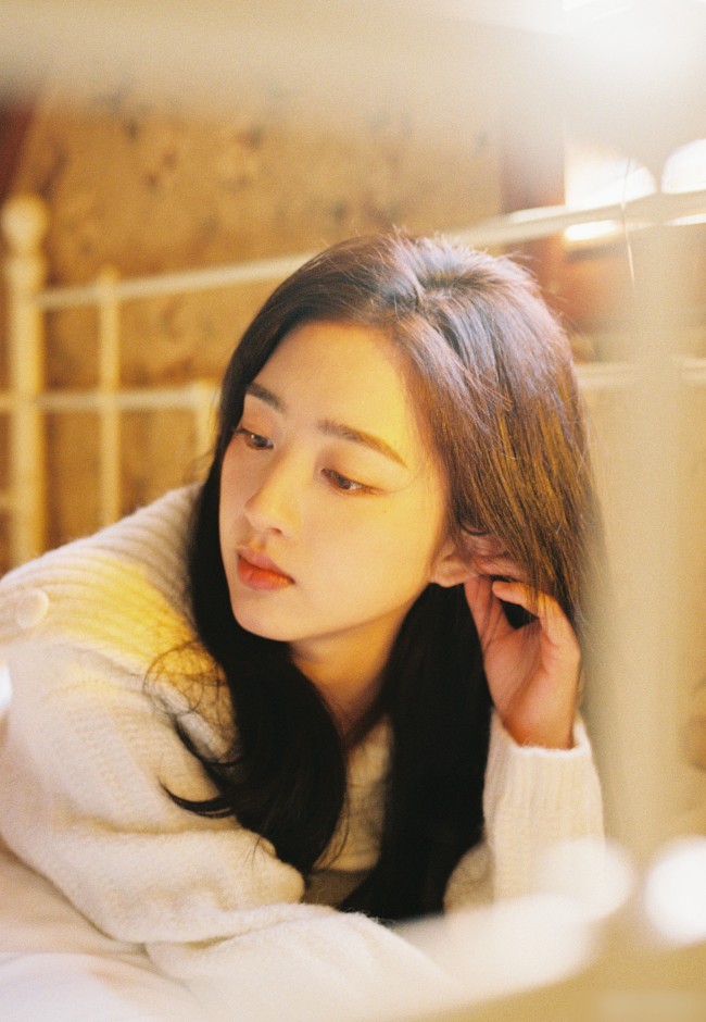 Đặng Ân Hy thường xuất hiện trước công chúng với tạo hình...