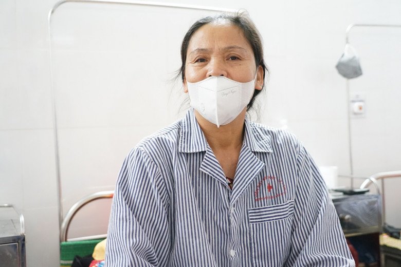 Bà Hà cho biết, không ngờ chỉ ăn 2 miếng gỏi cá lại mắc bệnh gây tổn thương gan. Ảnh: Lê Phương.