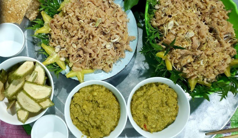 Gỏi cá vốn là thực phẩm chưa chín, khi ăn kèm rau sống thì nguy cơ mắc bệnh càng tăng. Ảnh minh họa. 