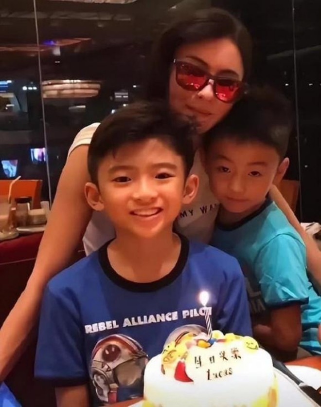 Có tin sinh nhật Lucas, Tạ Đình Phong không đến dự.