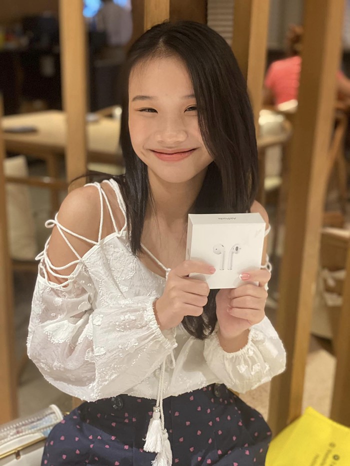 Con gái Thành Trung - Thu Phượng 12 tuổi trổ mã xinh đẹp, bảng kết quả thi Văn cấp Quận thành tích rất cao - 4