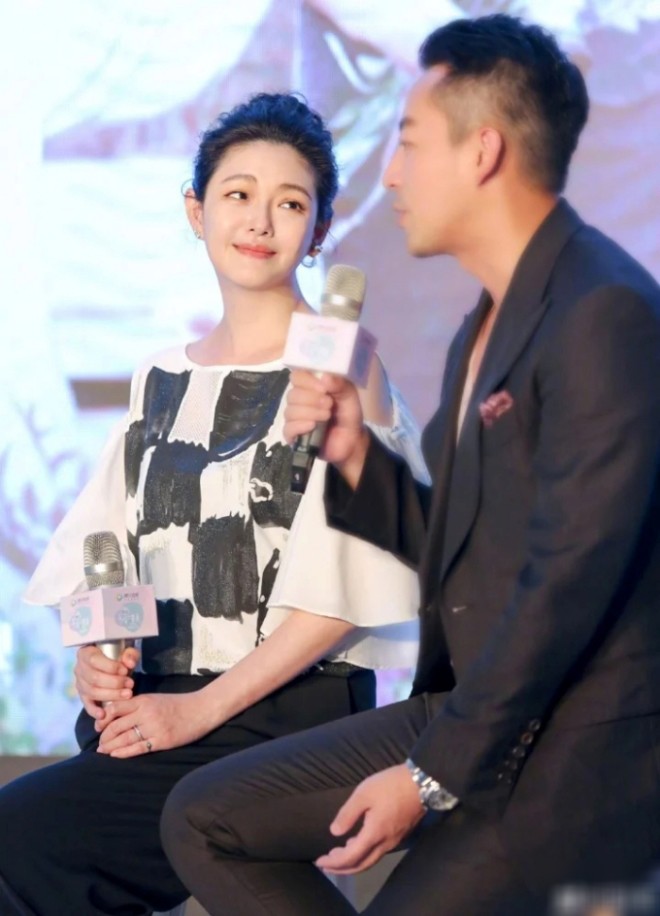 Uông Tiểu Phi và Từ Hy Viên đã ly hôn được hơn 2 năm nhưng vẫn ồn ào.