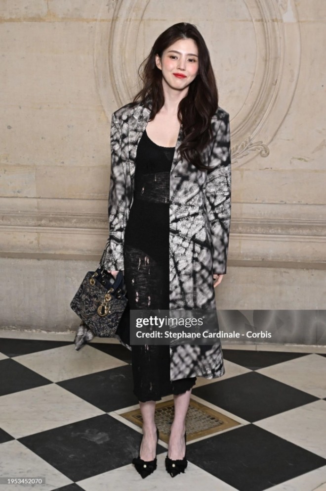 Han So Hee tham gia show thời trang gây sốt.