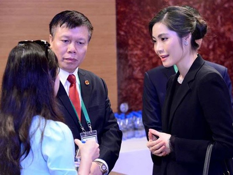 Theo thông tin trên trang Vietnamnet, năm 2014, cô được biết đến với vai trò Phó Chủ tịch của tập đoàn khi sở hữu 11,11% cổ phần – có giá trị gần 500 tỷ đồng. Khi ấy, cô mới chỉ 20 tuổi.
