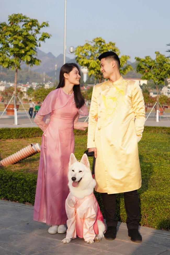 Á hậu amp;#34;diễn đơamp;#34; có chồng doanh nhân điển trai, đi làm MC tiếng Anh vừa chuẩn vừa sang - 14