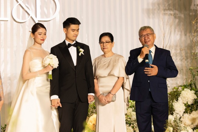 Á hậu amp;#34;diễn đơamp;#34; có chồng doanh nhân điển trai, đi làm MC tiếng Anh vừa chuẩn vừa sang - 11