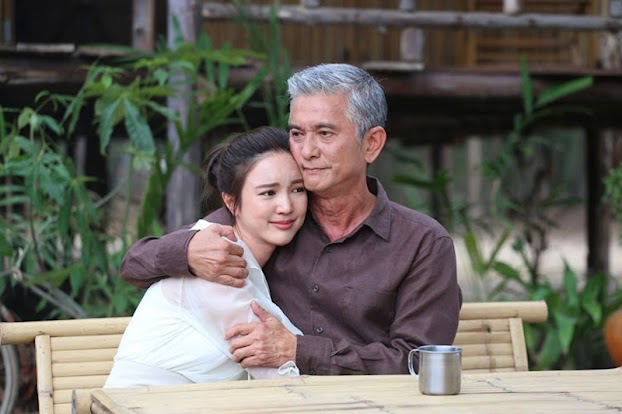 Sổ tiết kiệm có 3 tỷ, tôi cho con dâu út hết để con sống sung sướng và có thể làm cách nào đó có 1 mụn con nương tựa lúc về già. (Ảnh minh họa)