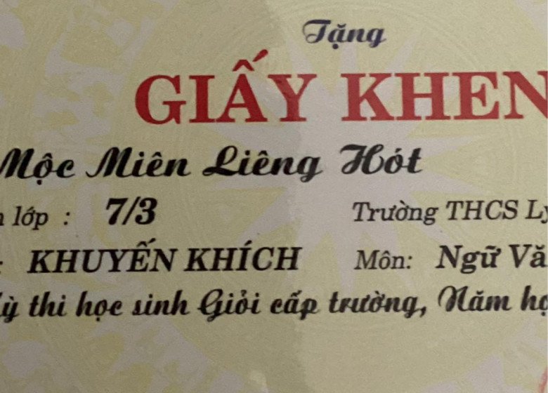 Mộc Miên Liêng Hót luôn đạt thành tích tốt trong học tập.
