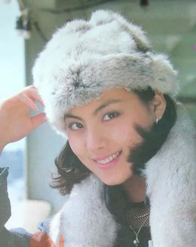 Cô đã rất hi vọng vào cuộc sống hạnh phúc cho đến khi biết sự thật. 