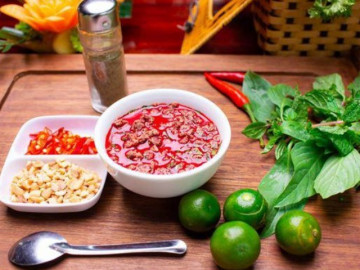 Người đàn ông ở Nam Định tử vong sau khi ăn tiết canh liên hoan tất niên