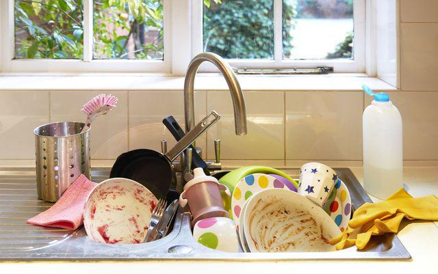 5 thói quen nguy hiểm khi rửa bát có thể khiến chất gây ung thư xâm nhập cơ thể, vi khuẩn tăng lên hàng triệu - 3