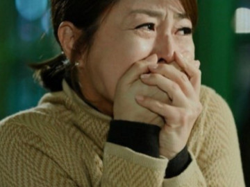 Ly hôn vì cưới 8 năm không có con, 6 tháng sau người phụ nữ ngỡ ngàng khi đến nhà chồng cũ