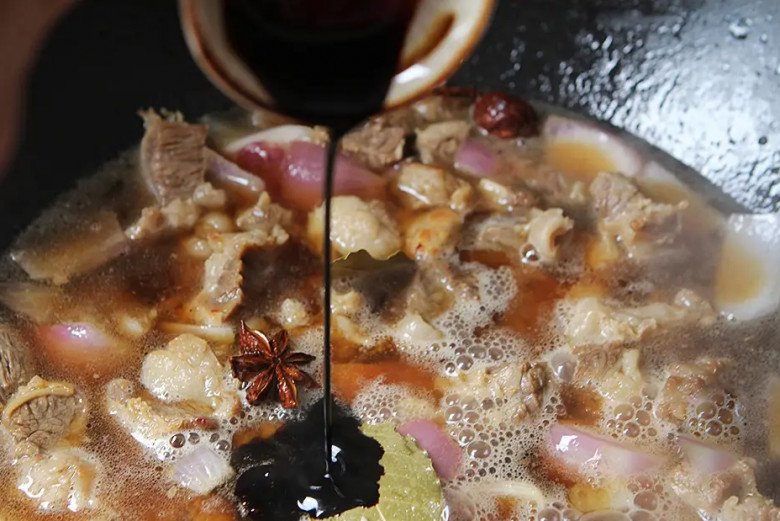Cách làm bò hầm cà chua mềm ngon, đậm đà, ngọt tự nhiên cho bữa cơm mùa rét - 6