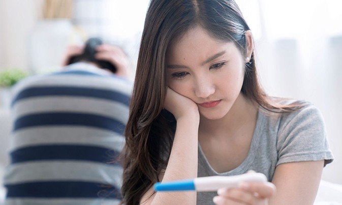 Dù con dâu bị hiếm muộn, bố mẹ chồng vẫn không 1 lời trách móc. (Ảnh minh họa)