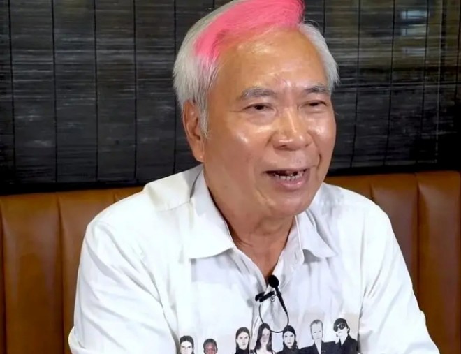 Ông dành sự tin tưởng tuyệt đối cho người tình kém tuổi.