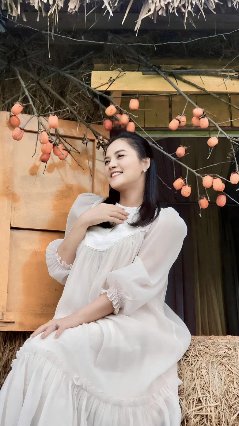 Sao Việt 24h: Hậu ly hôn Hà Thanh Xuân, amp;#34;Vua cá Koiamp;#34; hiếm hoi khoe người con gái thương mình nhất - 11