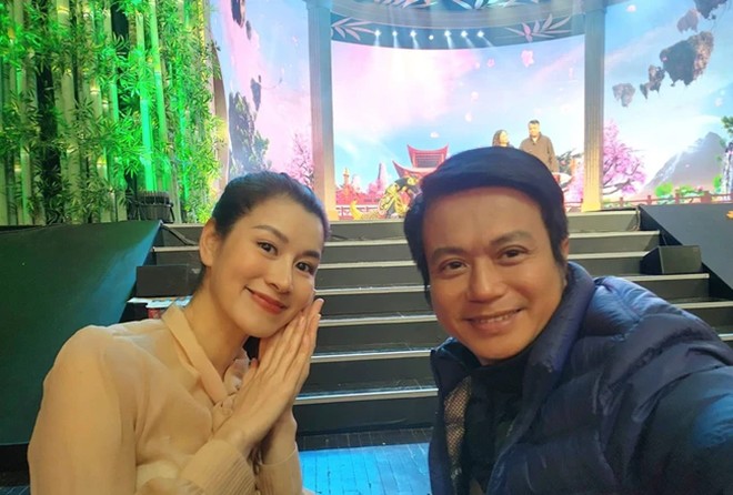 Bá Anh và diễn viên Lưu Huyền Trang tại chương trình.