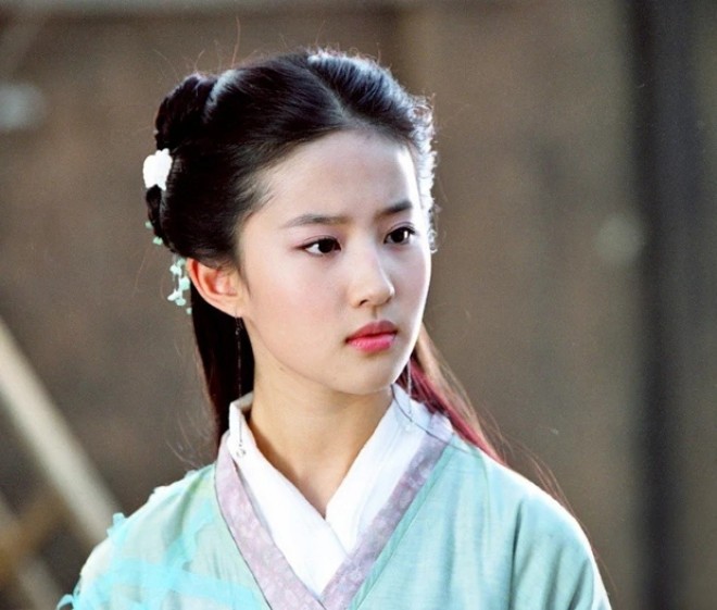 Lưu Diệc Phi từng gây sốt với vai Triệu Linh Nhi.