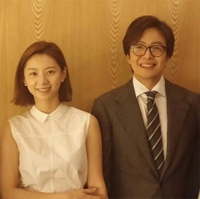 Bae Yong Joon hiện đang hạnh phúc bên Park Soo Jin.