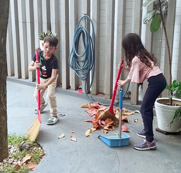 Viết thư nhận lỗi với bà ngoại thay anh cả, con út Lý Hải Minh Hà cho thấy cách bố mẹ nuôi dạy rất đặc biệt - 6