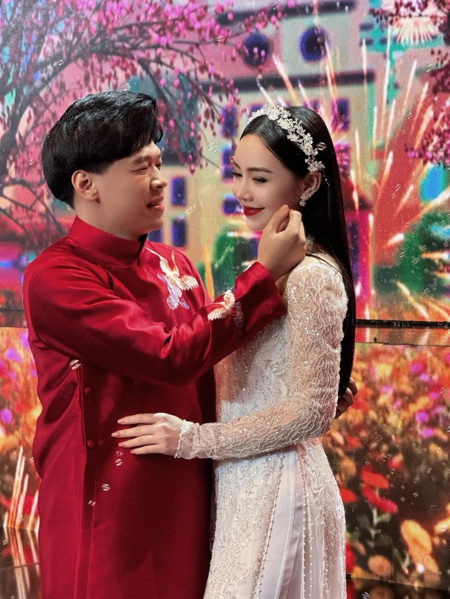 Cặp đôi diễn viên tự viết câu chuyện chúng ta của 8 năm sau ở chương trình.
