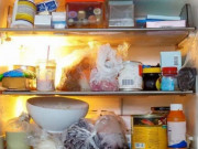 Sức khỏe - Dùng túi nilong đựng đồ ăn nóng hay cất trong tủ lạnh thì hại hơn? Những kiểu dùng đồ nhựa độc hại nhất