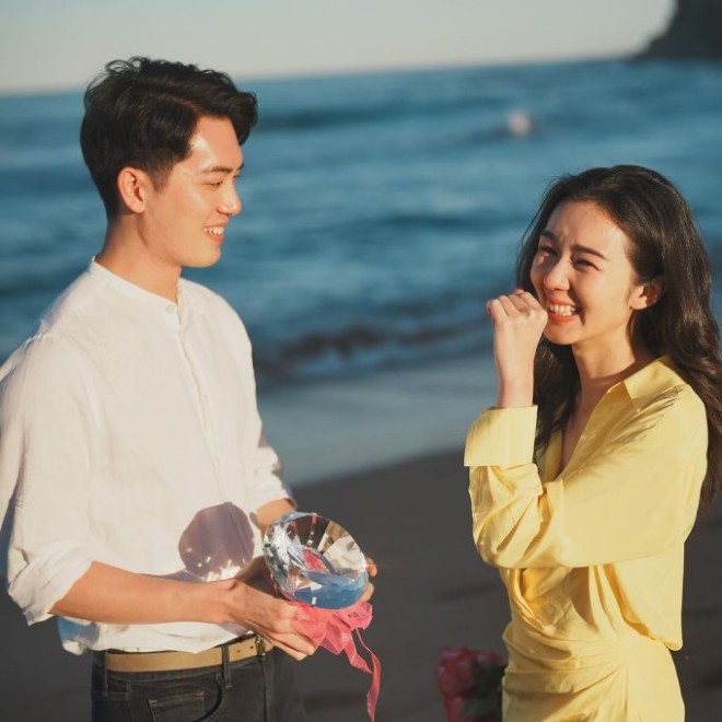 Thịnh Kính Vy ngỏ lời cầu hôn lại bạn gái.