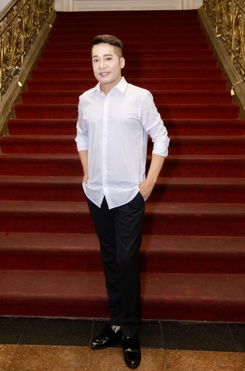 Anh cũng đạt được nhiều giải thưởng danh giá trong cuộc đời đi diễn.