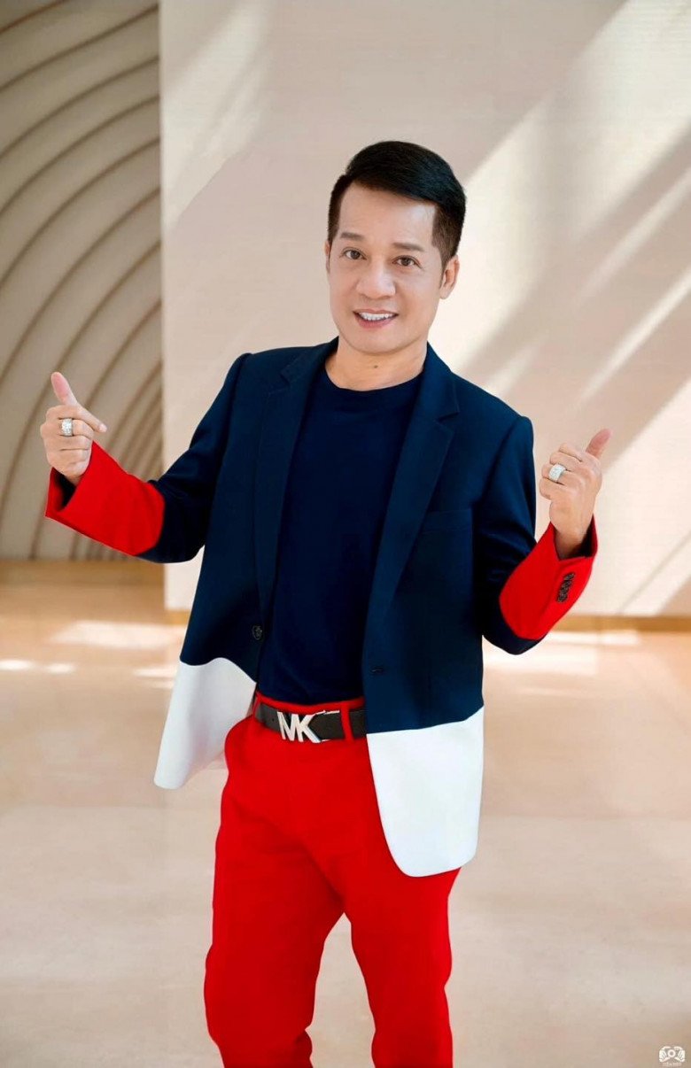 Vừa giỏi trên sân khấu, vừa giỏi giảng dạy, Minh Nhí rất đắt show phim và kịch, đồng thời anh còn được giữ lại trường làm giảng viên.