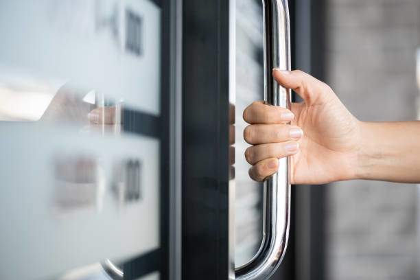 9 mẹo ngôn ngữ cơ thể giúp bạn lập tức trở nên thanh lịch và tinh tế - 1