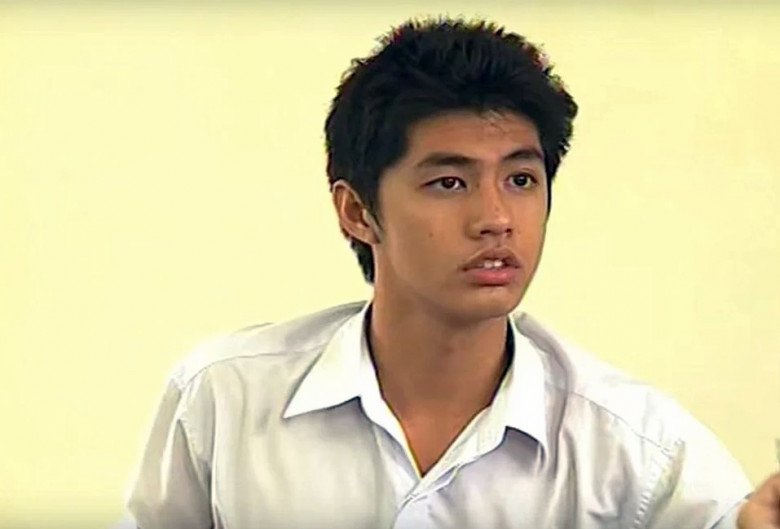 Lúc mới vào nghề, nam ca sĩ gây ấn tượng với gương mặt điển trai.