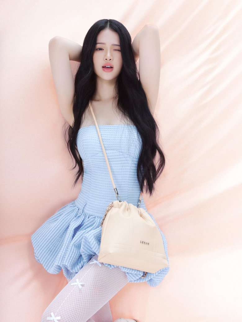 Linh Ka bây giờ còn được nhiều thương hiệu thời trang hàng hiệu yêu thích vì đời tư sạch, gu thẩm mỹ tinh tế.
