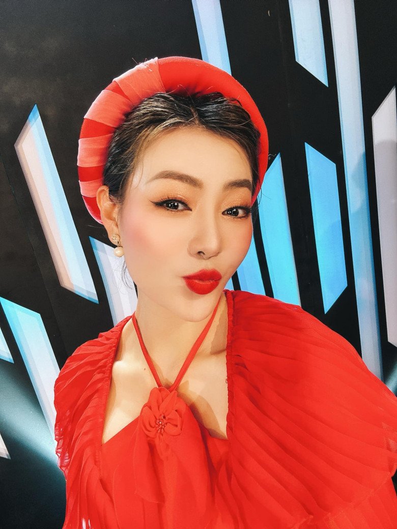 Với những ai đam mê theo dõi các bộ phim trong khung giờ vàng của VTV thì có lẽ Thanh Hương không còn là cái tên xa lạ. Mỹ nhân phim Quỳnh Búp Bê thời gian gần đây lên hương nhan sắc thấy rõ.