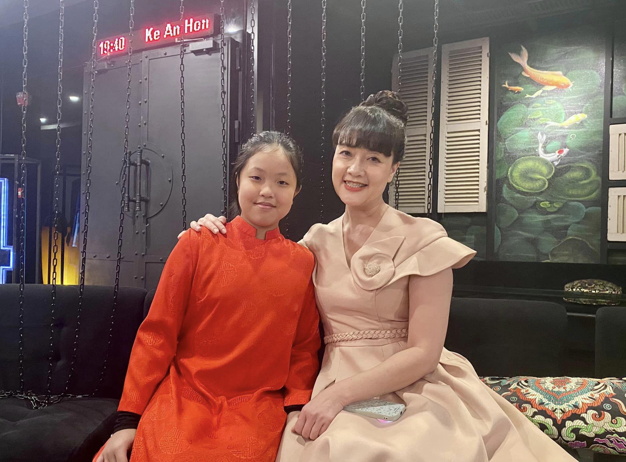 img srchttps://cdn.eva.vn/upload/1-2024/images/2024-02-02/khong-phai-nsut-quang-thang-tao-kinh-te-nam-2024-tung-la-tiep-vien-hang-khong-nay-lam-bo-don-than-so-410900401_10219043445635630_4694036059348308105_n-1706871126-948-width1536height2048.jpg width660 /