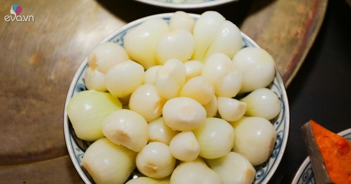 Bí quyết muối dưa hành ngon, trắng giòn và không nổi váng