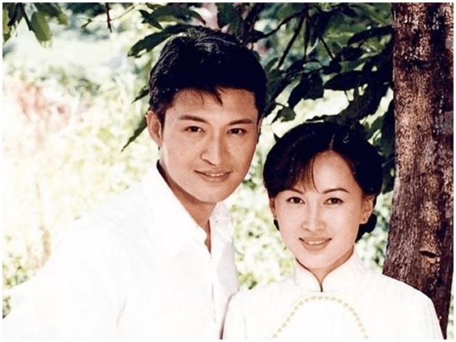 Ngôi sao 24/7: Lệnh Hồ Xung tai tiếng showbiz tái ngộ vợ đáng tuổi con, 2 quý tử bên cạnh gây chú ý - 3